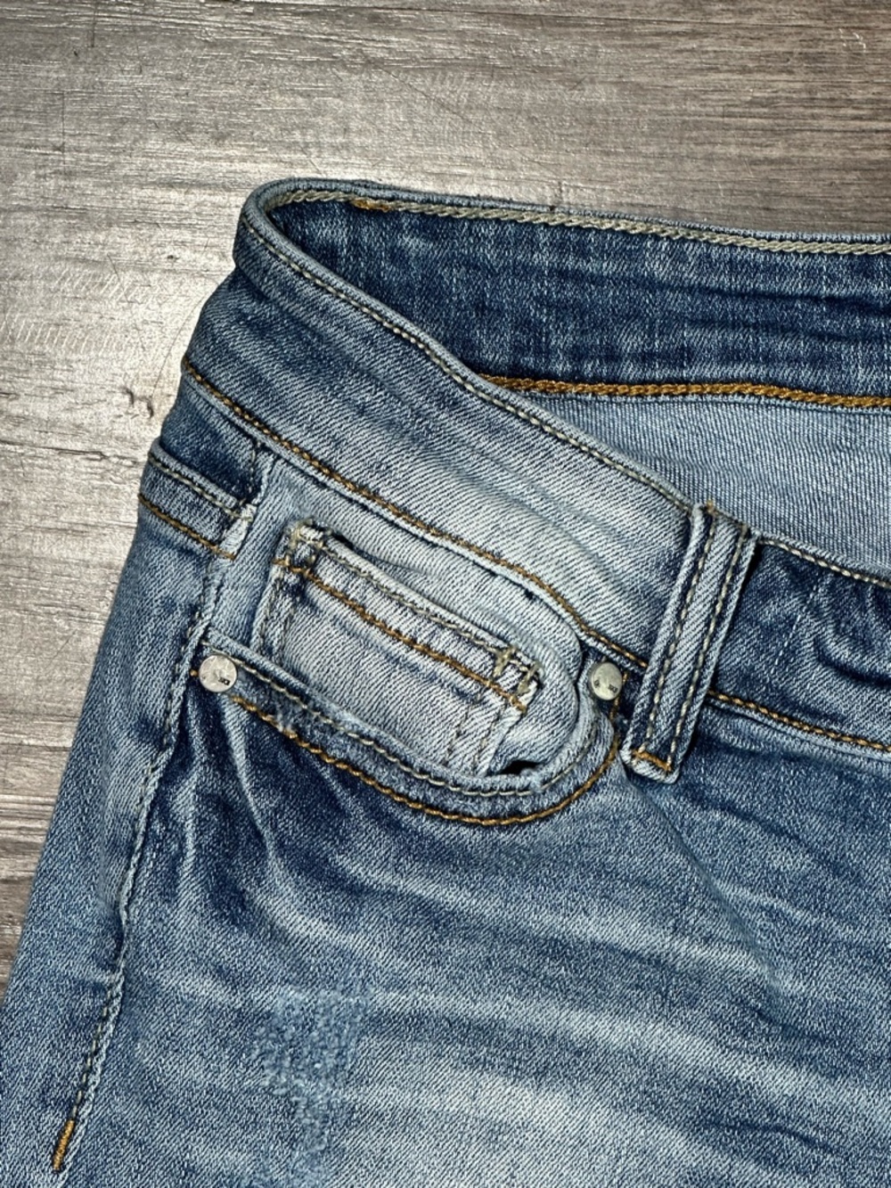 BKE Light Wash STELLA SKINNY Distressed Super Stretchy Ultra Low Rise Jeans 24 - Picture 4 of 14